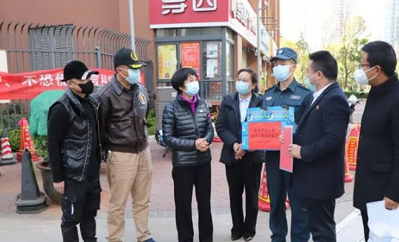 【慰問送真情、關懷暖基層】昆明市總工會慰問云南眾安疫情防控一線保安員