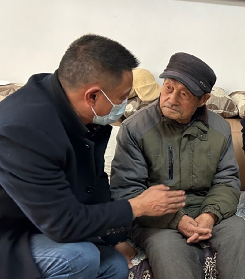 暖心Q春节关p兵慰问zd